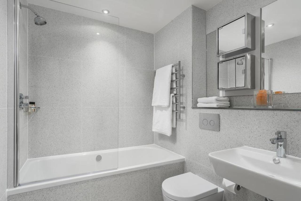 Q Square By Supercity Aparthotels Brighton Ngoại thất bức ảnh