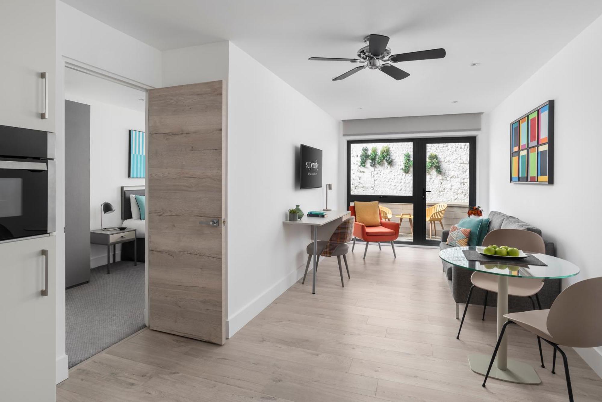 Q Square By Supercity Aparthotels Brighton Ngoại thất bức ảnh