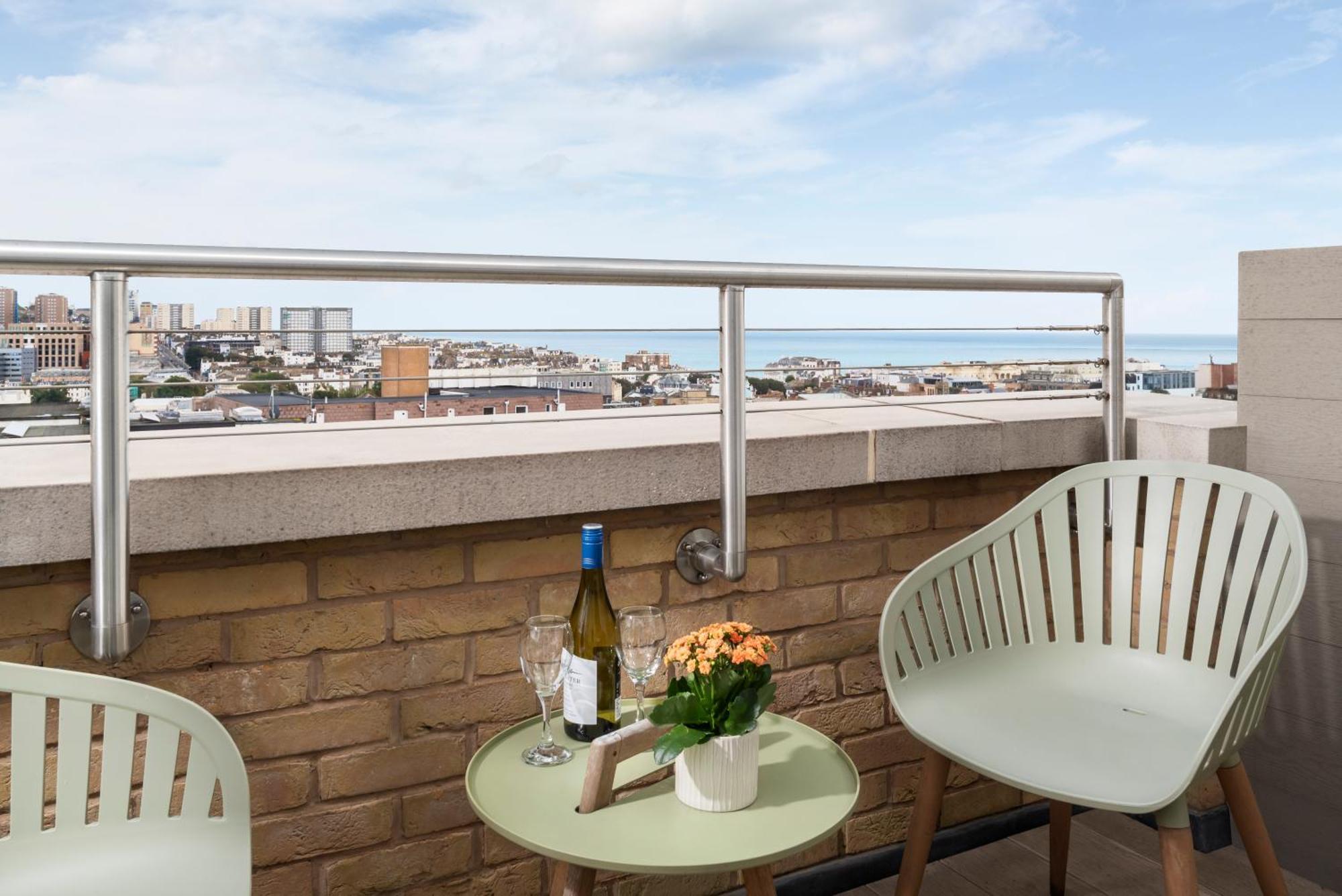 Q Square By Supercity Aparthotels Brighton Ngoại thất bức ảnh