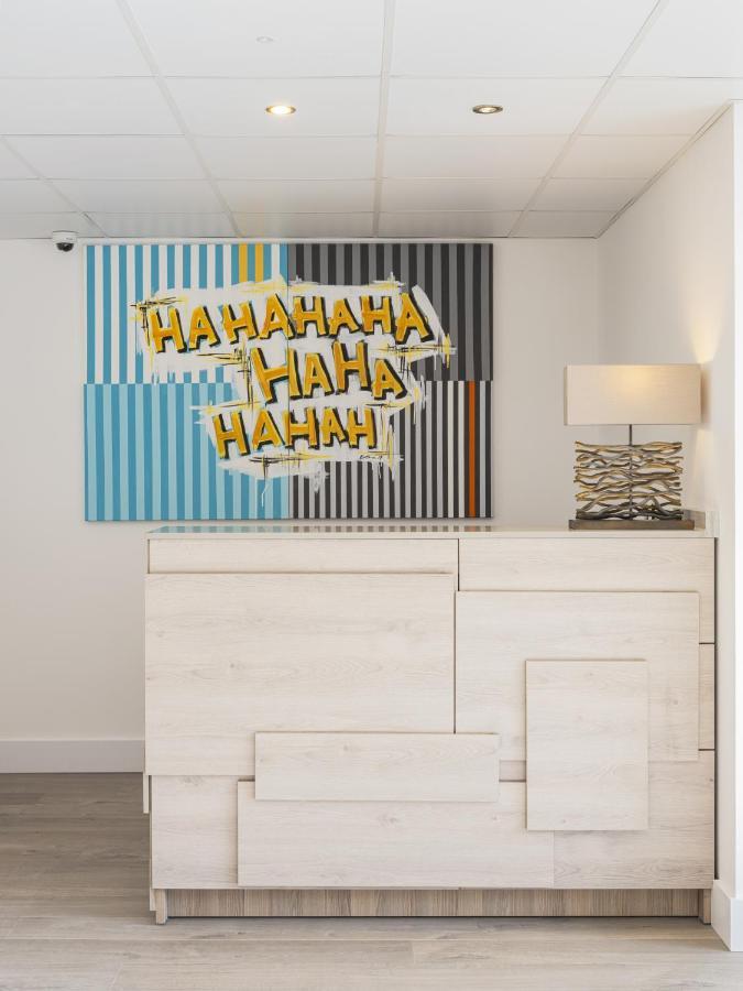 Q Square By Supercity Aparthotels Brighton Ngoại thất bức ảnh